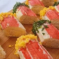 Szybkie roladki z paluszków krabowych