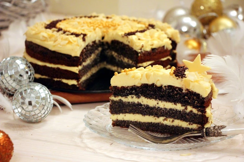 Tort makowy z kremem
