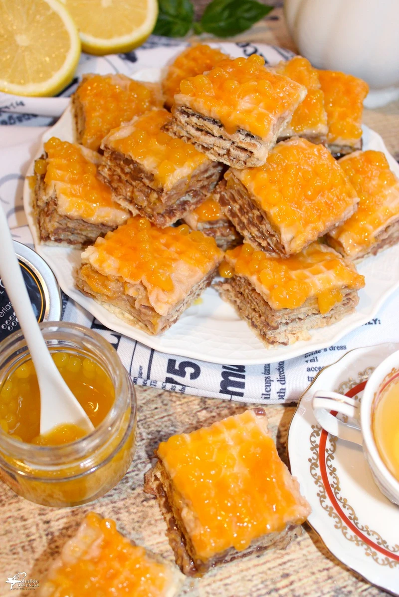 Wafle z galaretką mango – pyszny deser