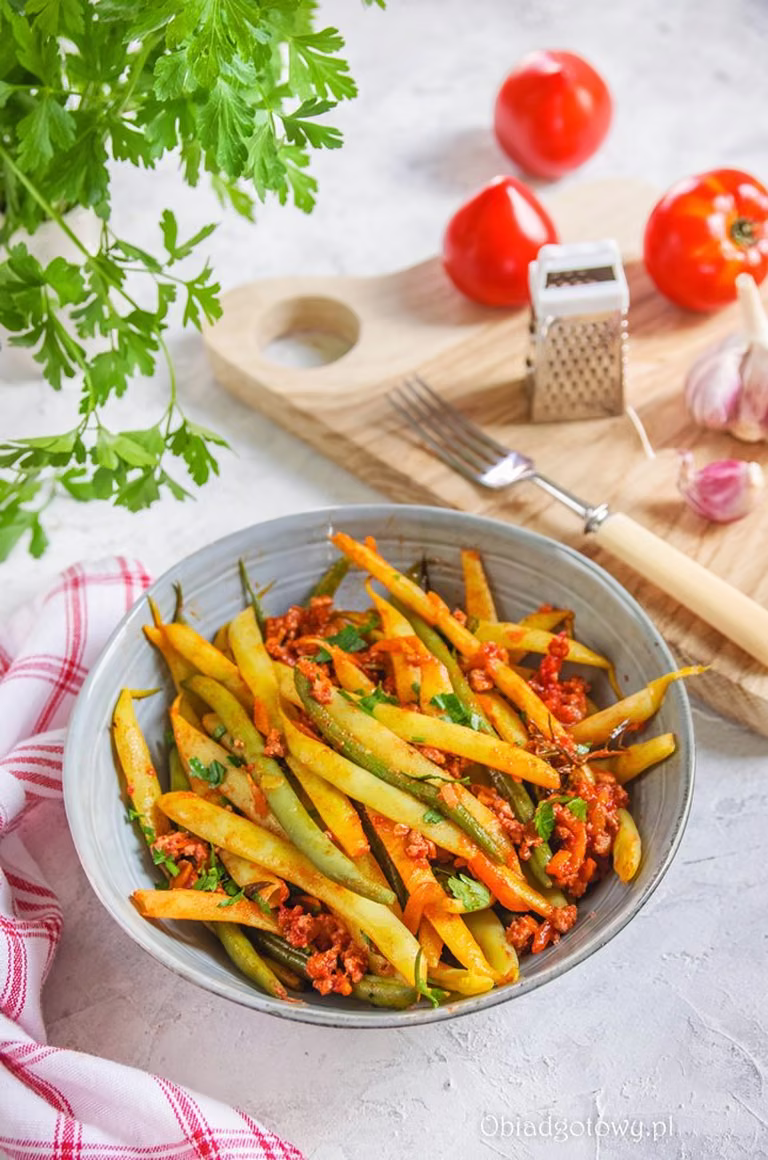 Fasolka szparagowa w sosie bolognese