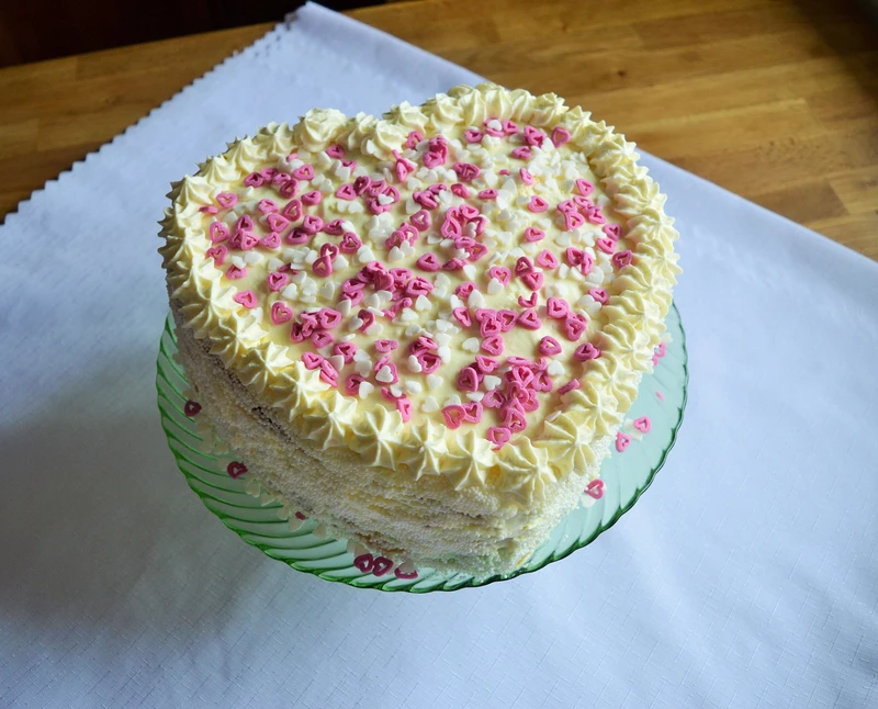 Tort "Brzoskwiniowe Love "