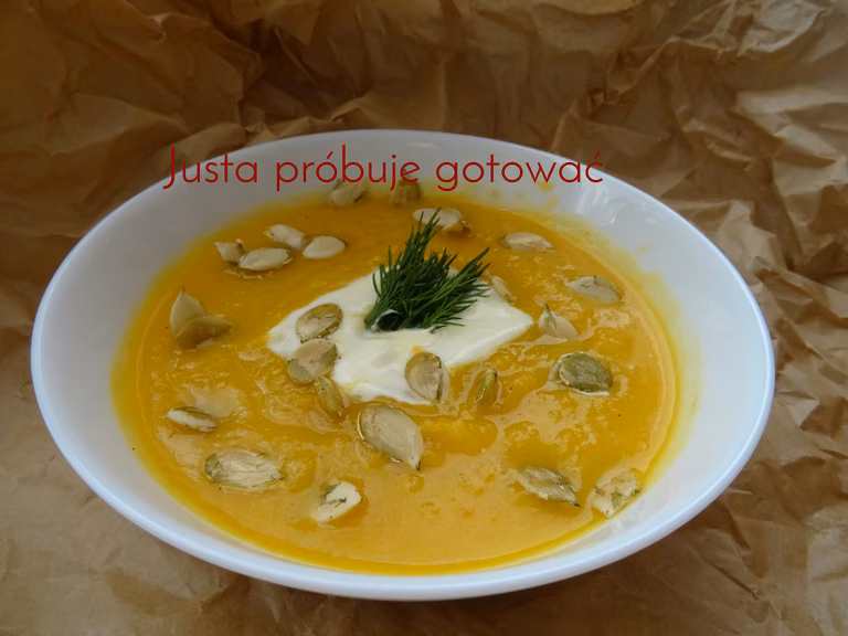 Delikatna zupa krem z dyni