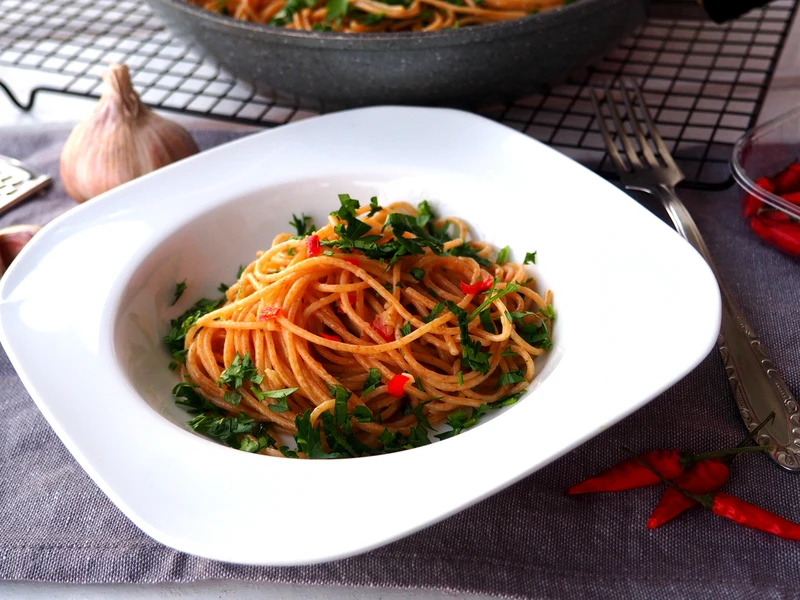 SPAGHETTI AGLIO OLIO
