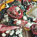 Pizza na marchewkowym spodzie (bez drożdży, bez glutenu)