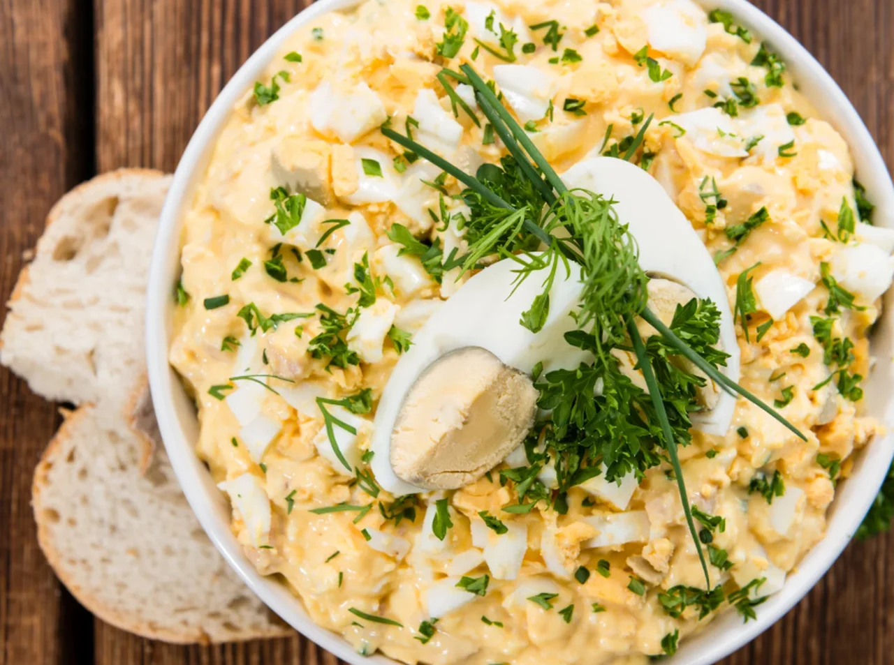 Pasta jajeczna jak u babci – przepis, który smakuje jak dawniej!