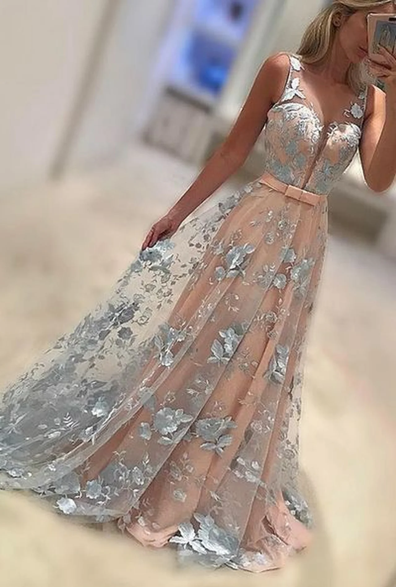 Przepiękna suknia