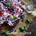 Ciasto drożdżowe z owocami lata