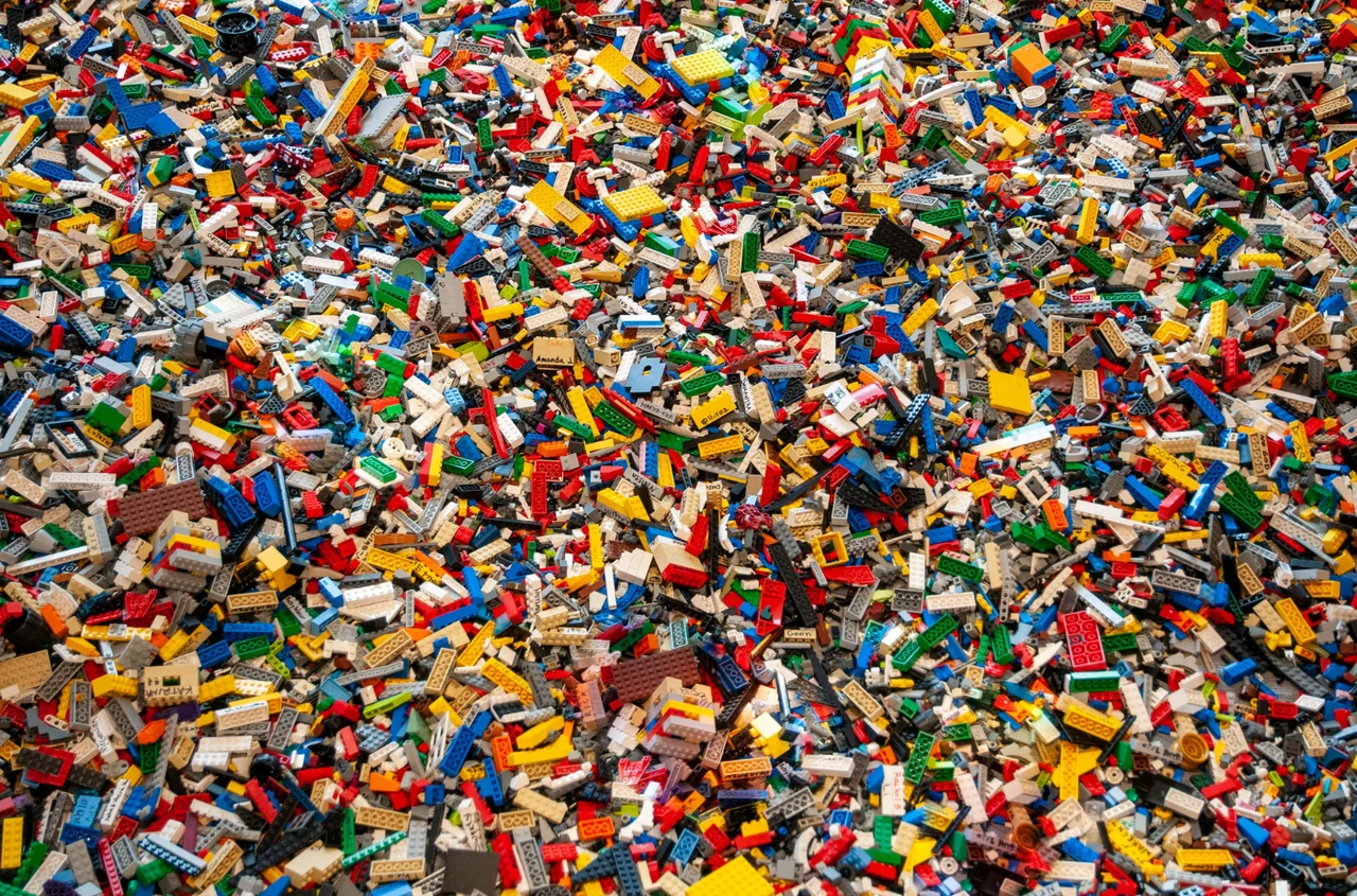 Międzynarodowy Dzień LEGO: Jak Klocki Budują Naszą Kreatywność