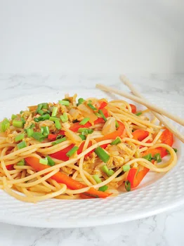 Warzywny Chow Mein