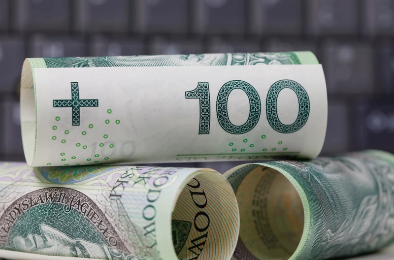 1125 zł nagrody specjalnej! Które grupy zawodowe dostaną pieniądze?