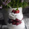 Deser z malinami, mascarpone i biszkopcikami