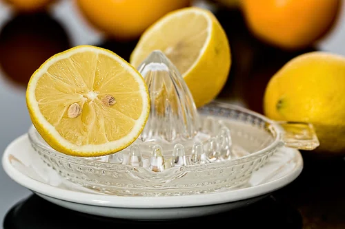 5 trików z cytryną, które ułatwią ci życie
