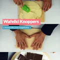 Wafelki Knoppers z masą mleczno-nugatową