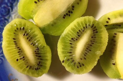 Co się stanie z Twoim organizmem jeśli codziennie będziesz jadł kiwi?