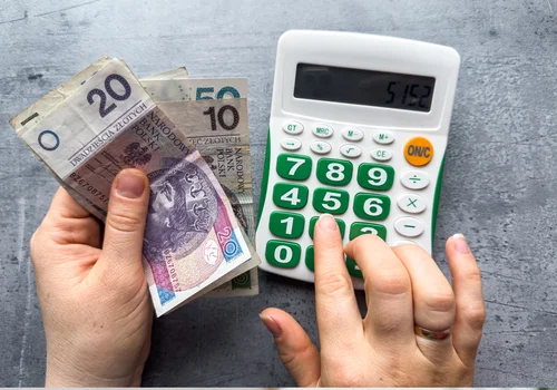 Zwrot z PIT 2025! W ten sposób pieniądze na konto trafią o wiele szybciej - warto pamiętać też o tej karcie