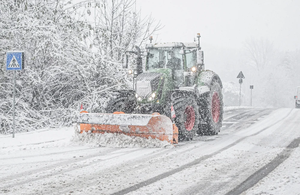 Poważne problemy z transportem. Oblodzenia sparaliżowały połowę kraju!
