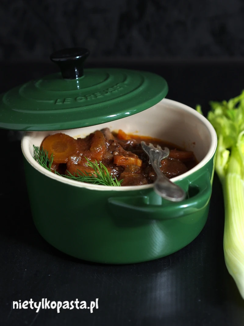 Gulasz z winem BOEUF BOURGUIGNON