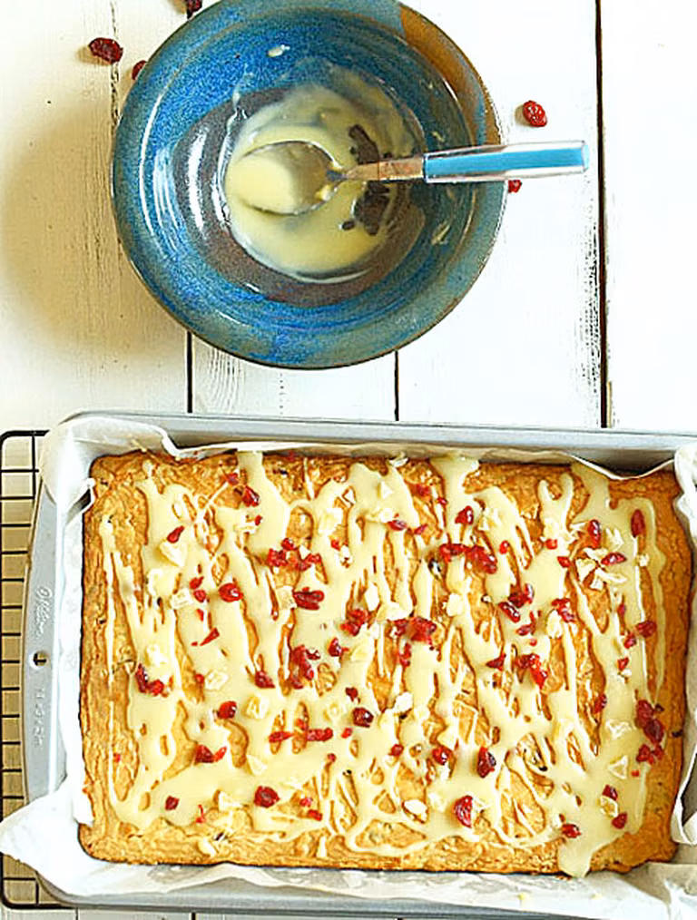 Ciasto - blondie orzechowo-żurawinowe, czyli blondynki są słodkie :)