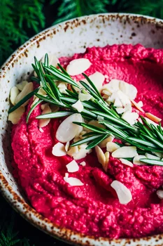 Hummus z burakiem
