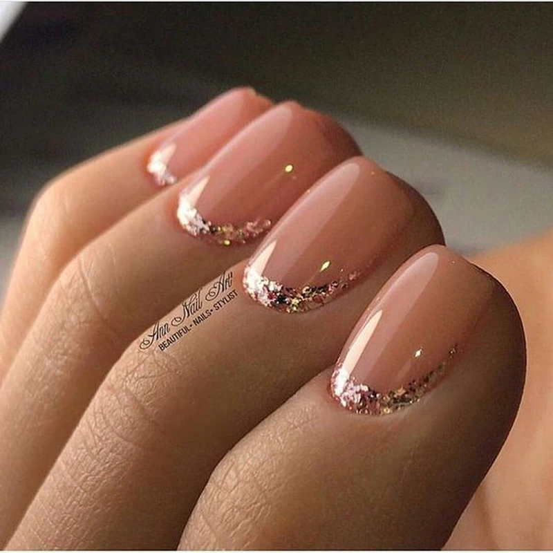 Pomysł na hybrydowy manicure