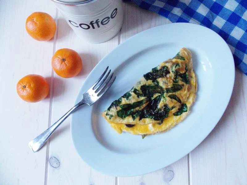 OMLET ŚRÓDZIEMNOMORSKI ZE SZPINAKIEM I FETĄ