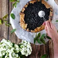 Rustykalna tarta orkiszowa z jagodami