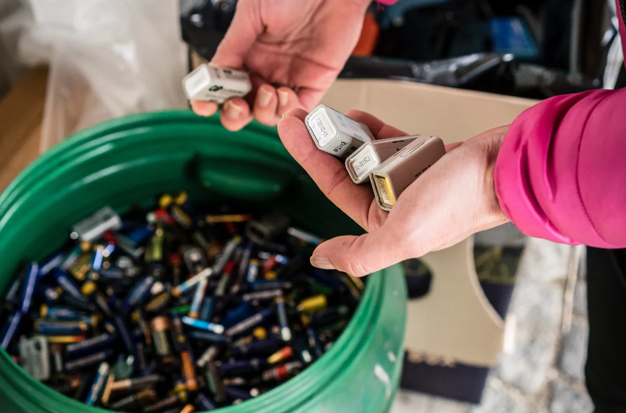 Dzień Recyklingu Baterii: Dlaczego jest tak ważny i jak możemy pomóc?