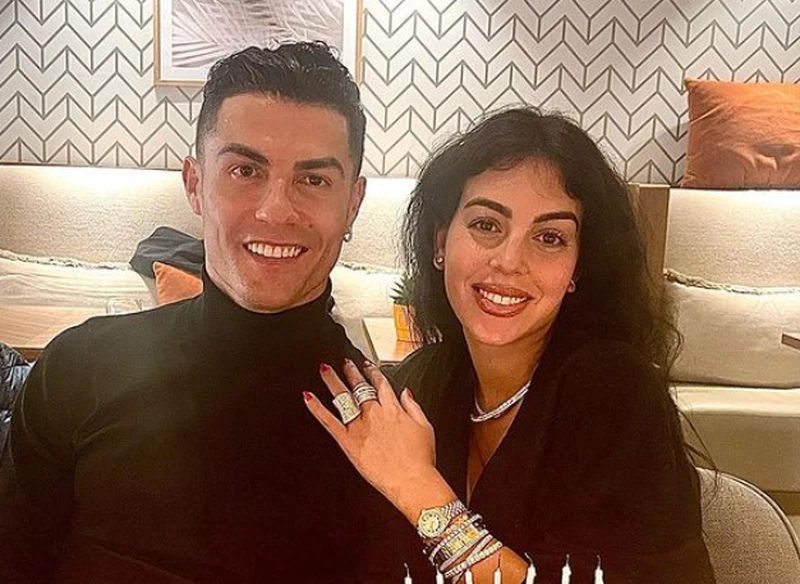 Cristiano Ronaldo na zdjęciu z córeczką! Dziękuje fanom za wsparcie