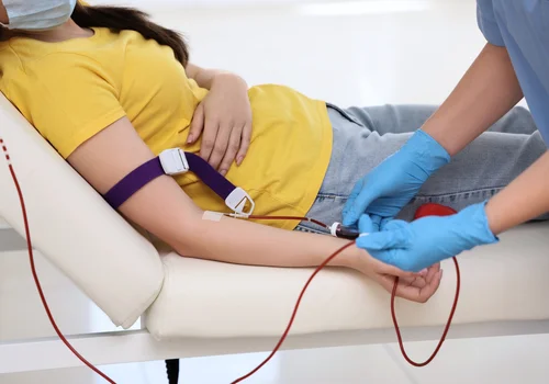 Nawet 500 zł dla niektórych dawców krwi! Ważne zmiany i stawki rekompensat 2025