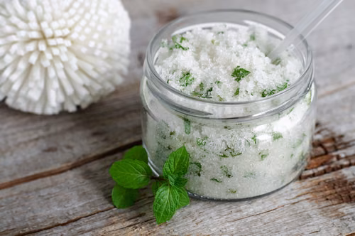 WYPRÓBUJ MIĘTOWY ORZEŹWIAJĄCY PEELING DO STÓP!
