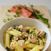 Fit makaron penne z łososiem i groszkiem