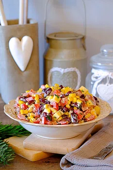 Sałatka z kiełbasą