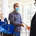 Europa zniesie obostrzenia w podróżowaniu? Zmiany od 1 lutego!