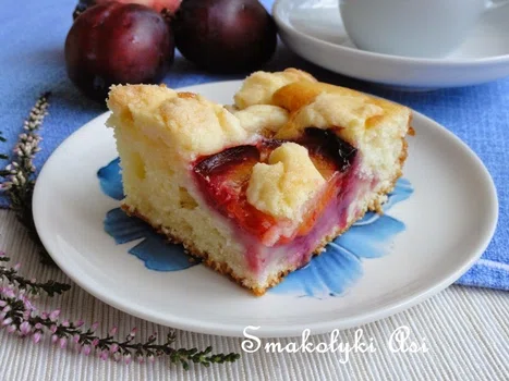 Maślankowe ciasto ze śliwkami