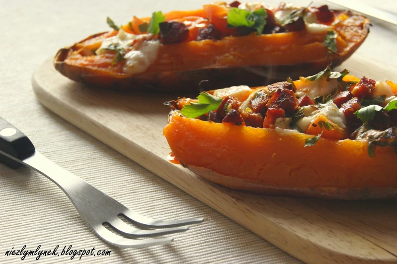 Pieczone bataty z serem kozim i chorizo - NAJLEPSZE !