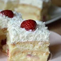 Ciasto Raffaello bez pieczenia z truskawkami - HIT! Pyszne, kremowe, rewelacyjne!