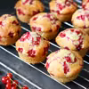 Muffiny jogurtowe z czerwoną porzeczką