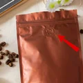 Dlaczego opakowania kawy mają ten otwór? Odpowiedź Cię zaskoczy!