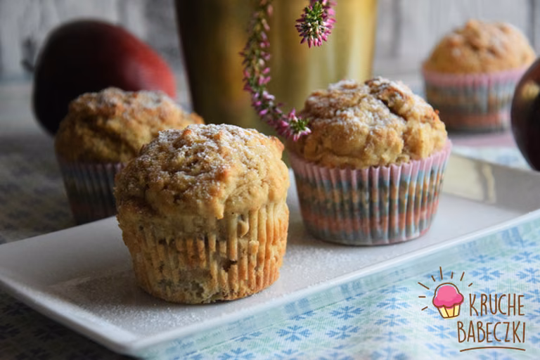 MUFFINY NA KEFIRZE Z JABŁKAMI I ORZECHAMI