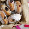 Pączki z czarną porzeczką