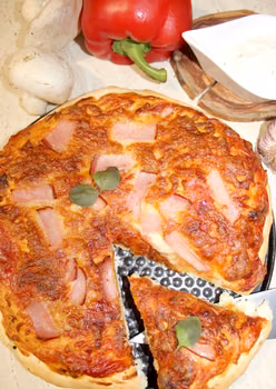 Prosta pizza z minimalnej ilości składników