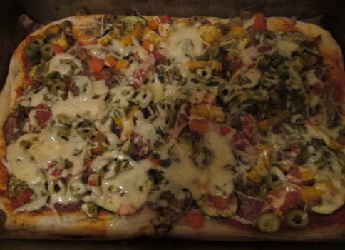 Pizza drożdżowa na mleku