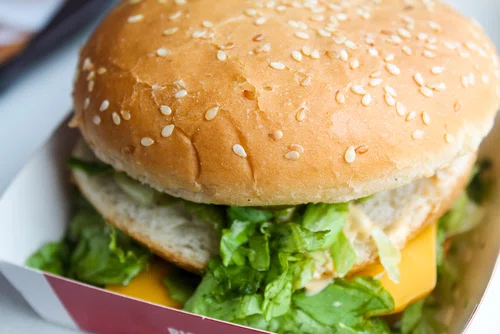 7 trików, dzięki którym dostaniesz świeższe i tańsze jedzenie w McDonalds!