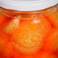 Włóż owoce do słoja, zalej i odstaw na 3 tygodnie! Ten aromatyczny likier zachwyci Twoich gości w Święta!