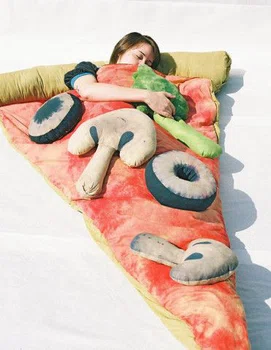 Śpiwór w kształcie pizzy