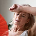 Światowy Dzień Menopauzy i Andropauzy: Zrozumieć Naturalne Procesy Starzenia