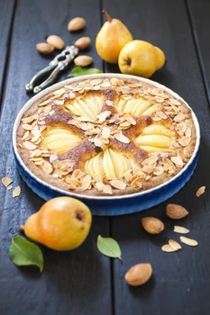 WYKWINTNA TARTA Z GRUSZKAMI I WANILIĄ