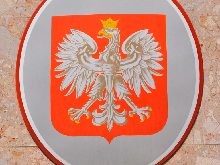 Rząd będzie używał innego godła niż reszta Polaków?