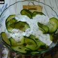 Lekka jogurtowa sałatka z cukinii