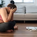 Tak reaguje ciało kobiety na brak witaminy D3! Długą listę otwierają problemy z wagą